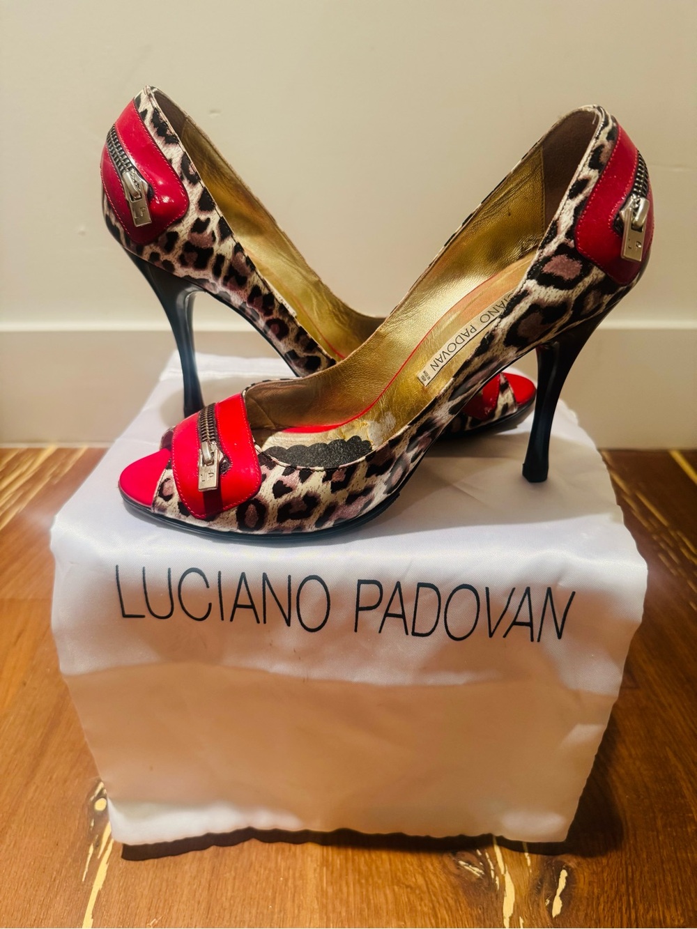 Italian Luciano Padovan peep-toe leopard, red, zipper heels.
Size 40 (10).